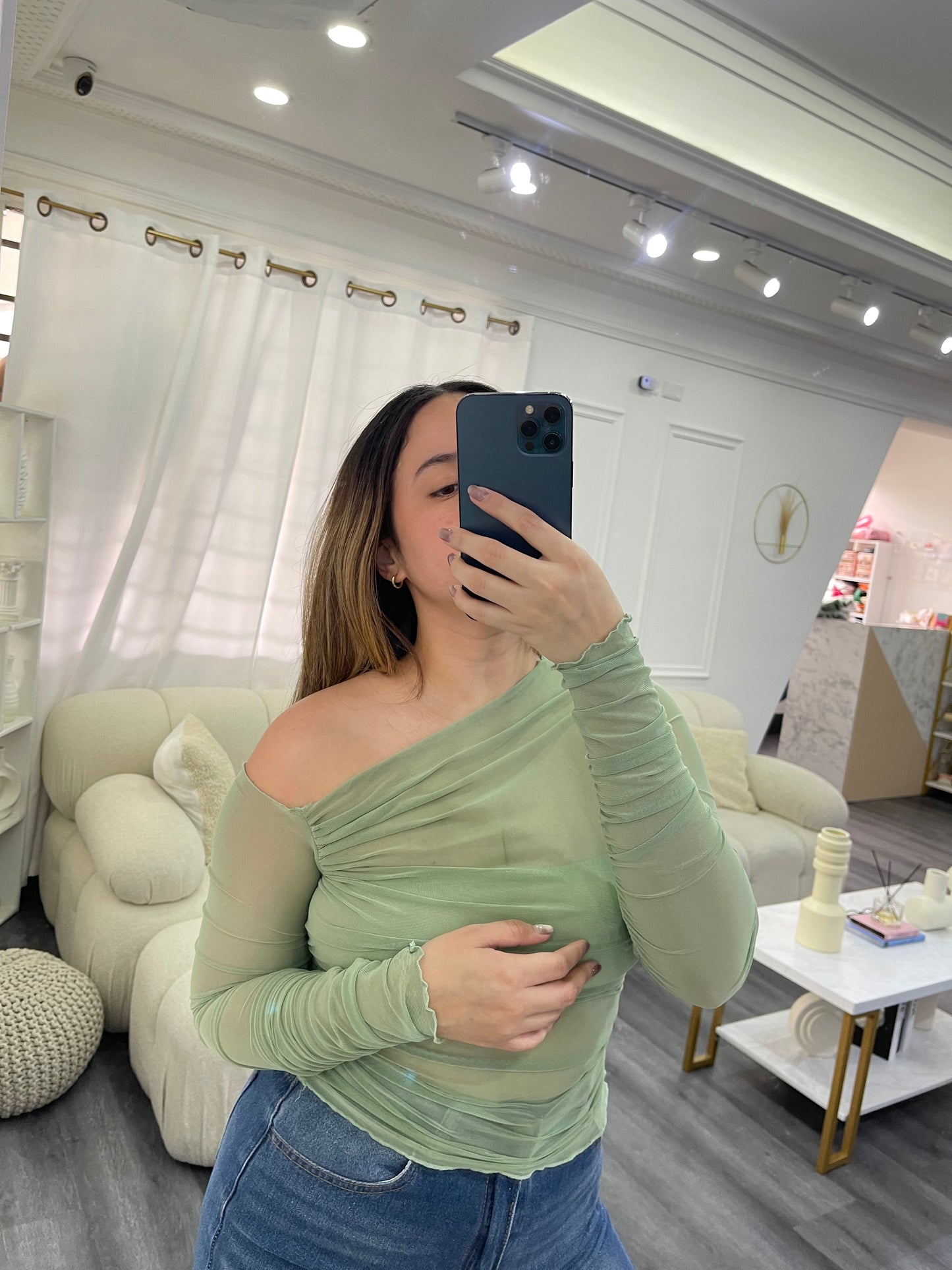 Blusa Asimétrica Transparente