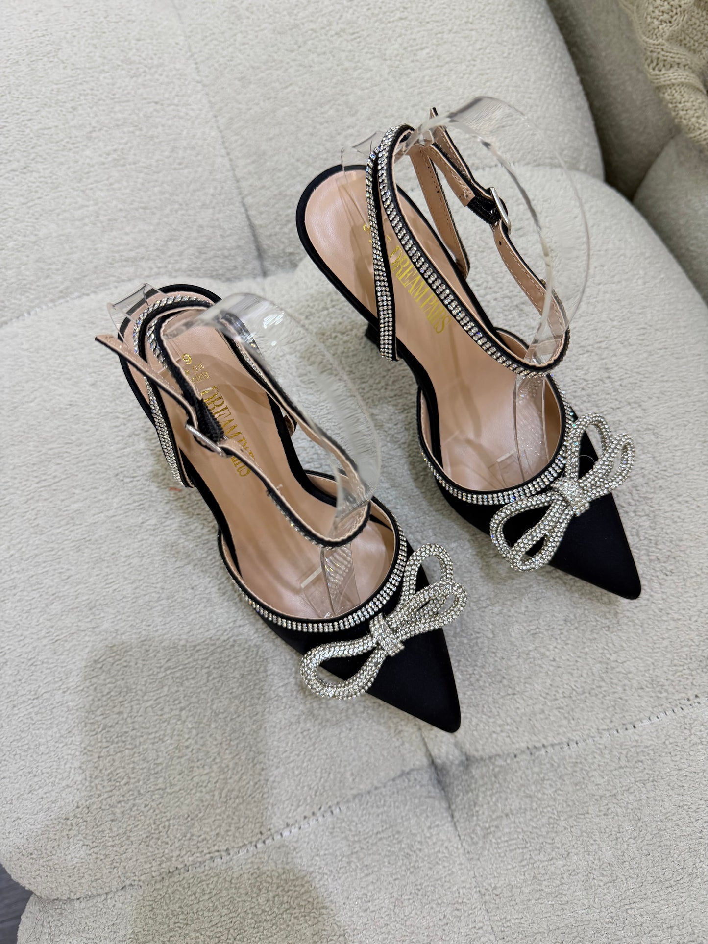 Stilettos satinados brillantes