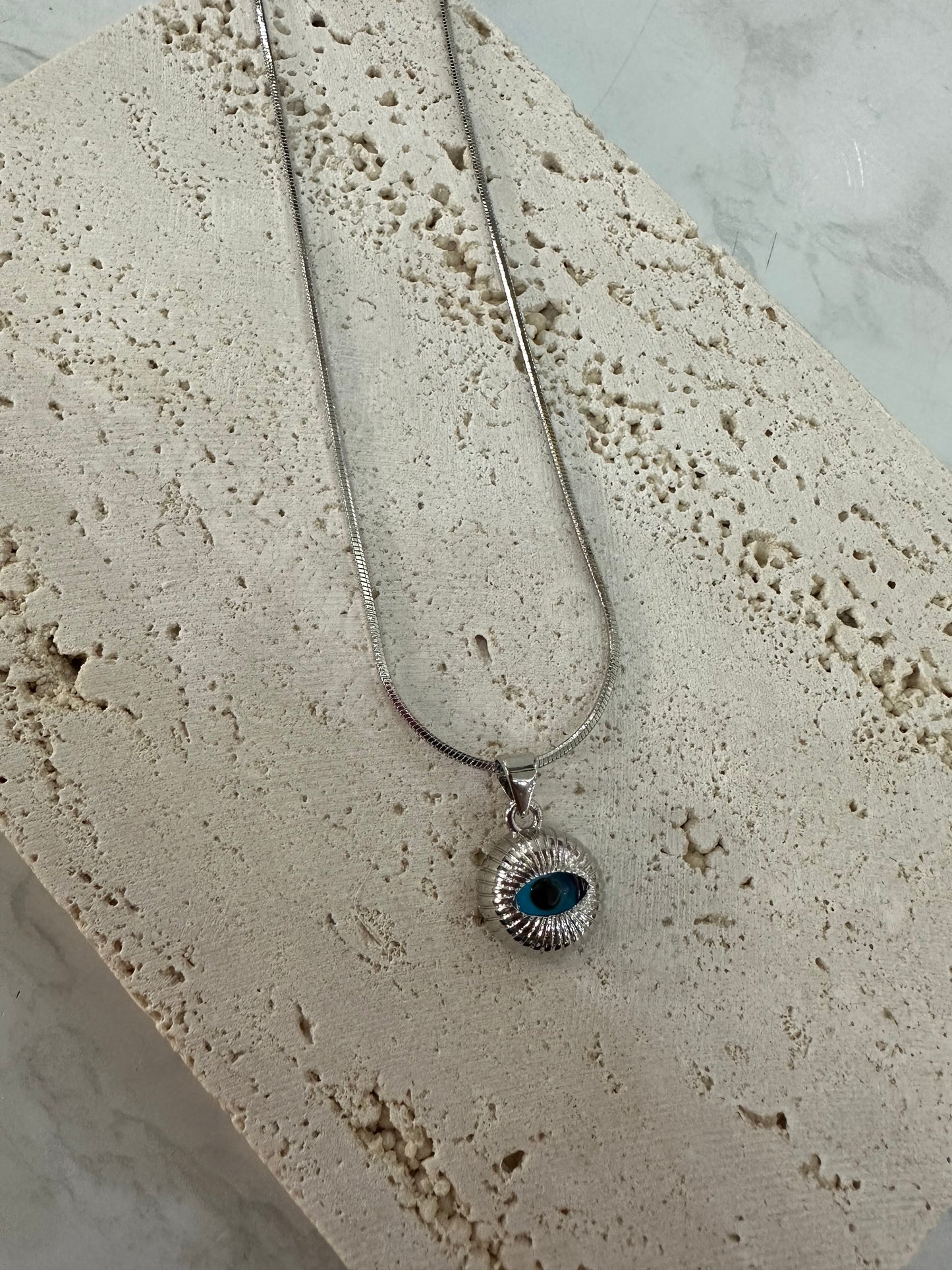 Collar ojo turco plateado