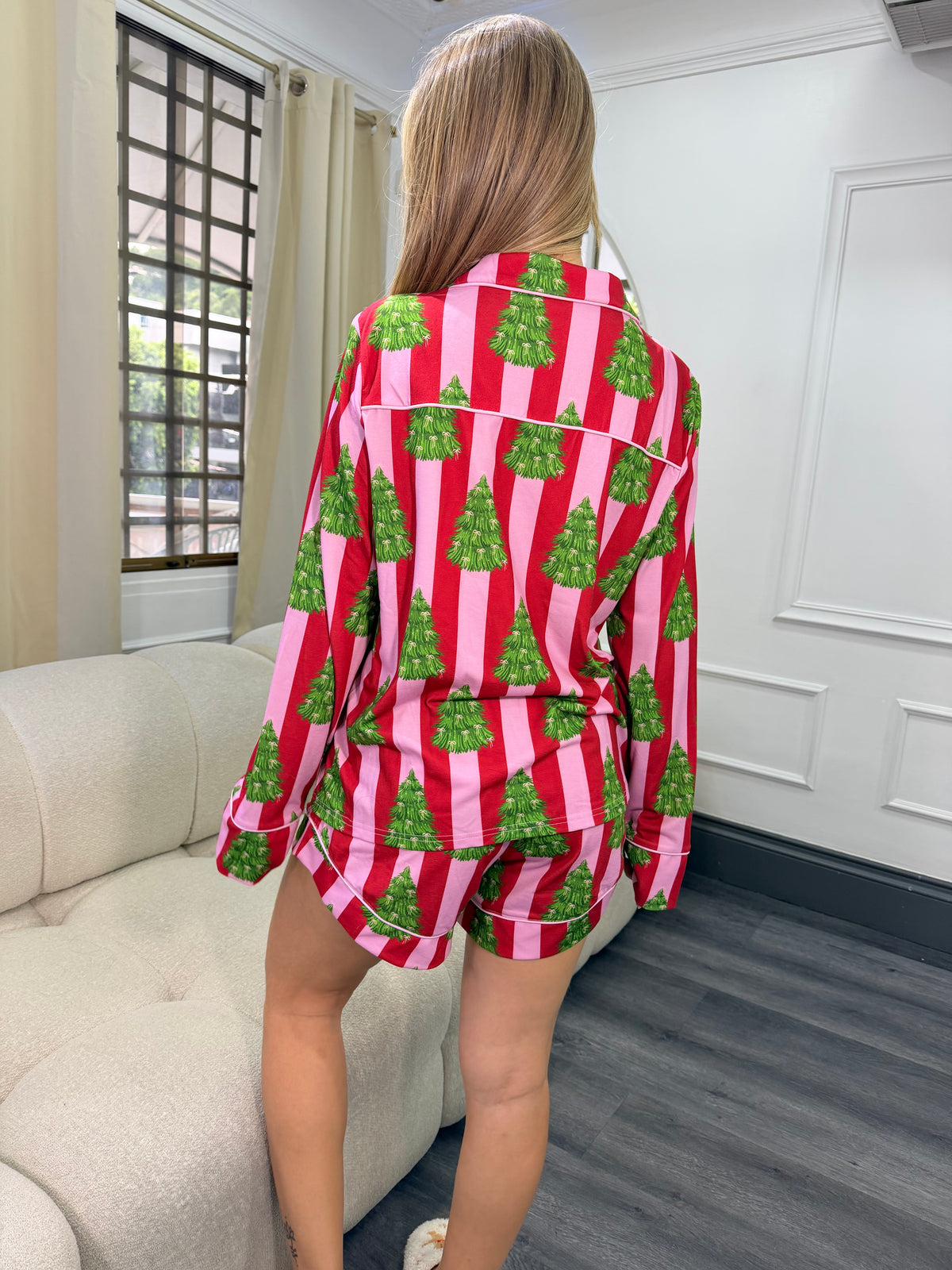 Pijama navideña árboles