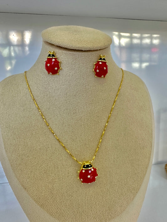 Juego de collar y zarcillos