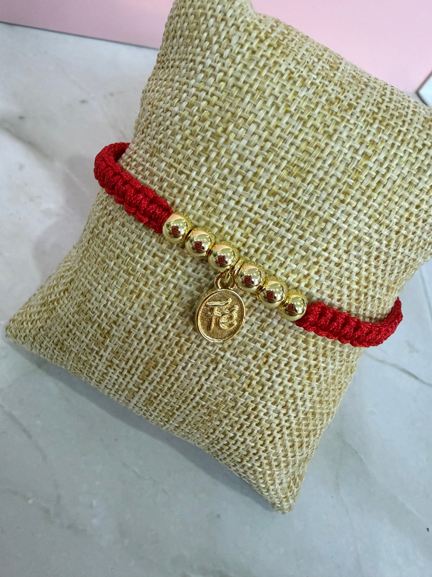Pulseras variadas