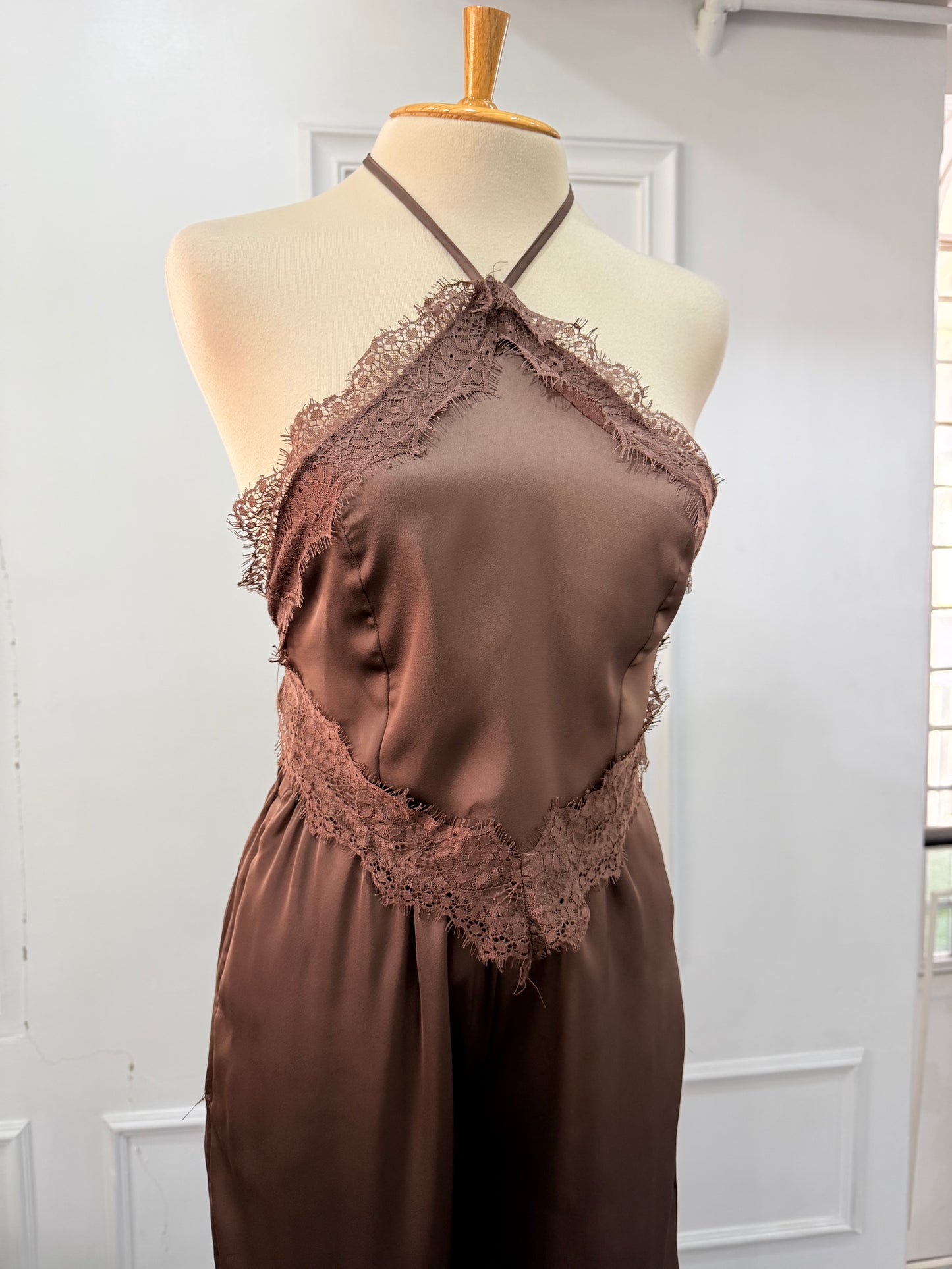 Conjunto satinado con encaje