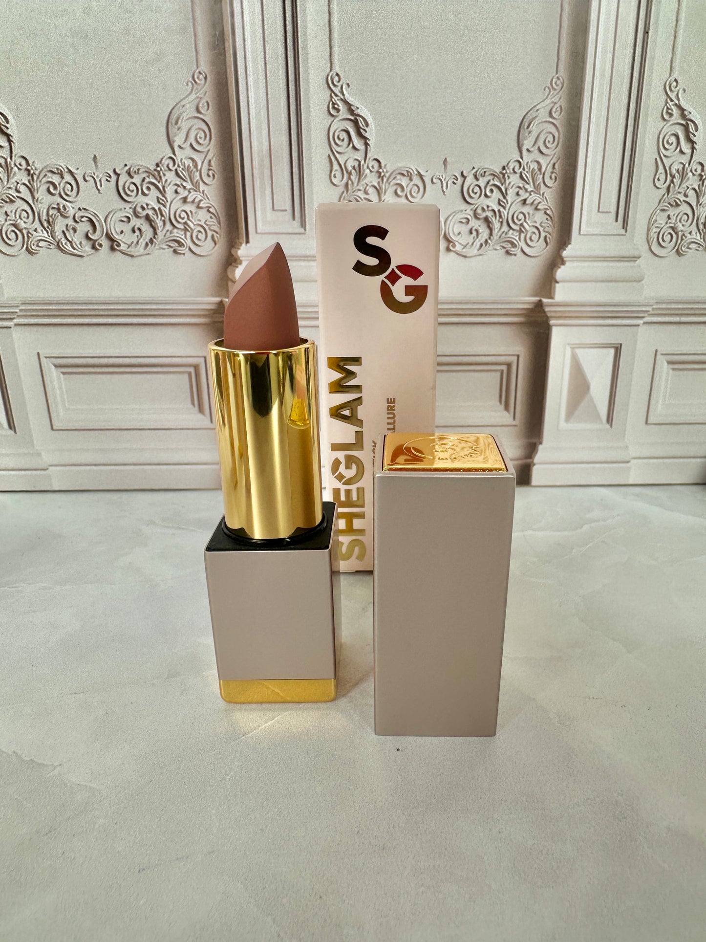 Creme Allure Lipstick