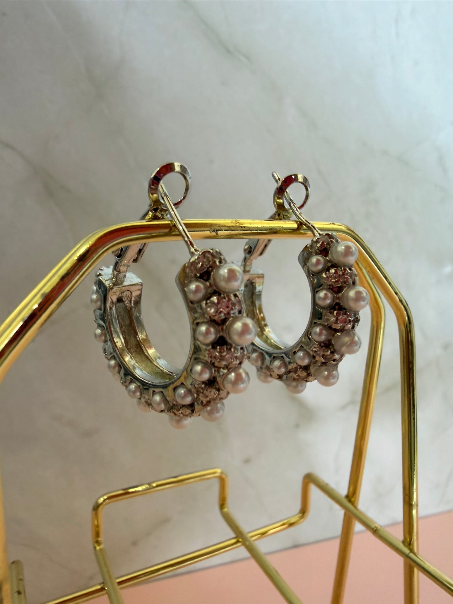 Pendientes plateados variados
