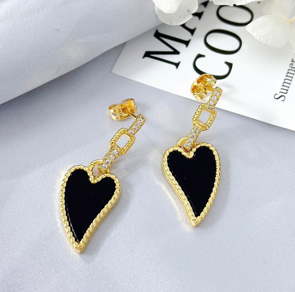 Pendientes dorados variados