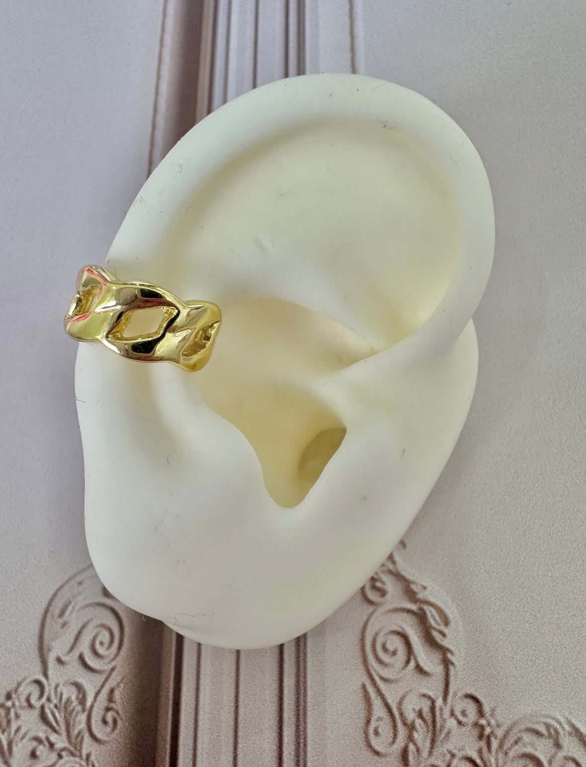Ear cuff variados