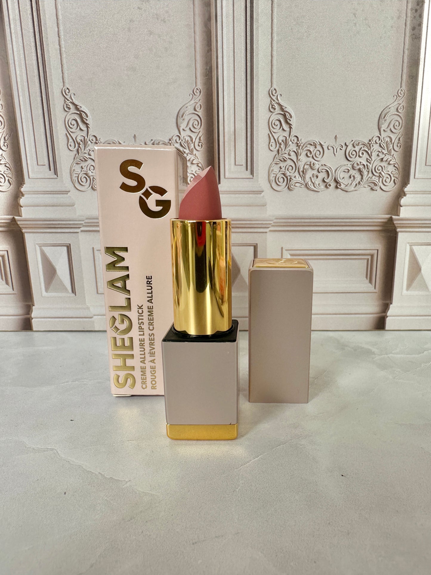 Creme Allure Lipstick