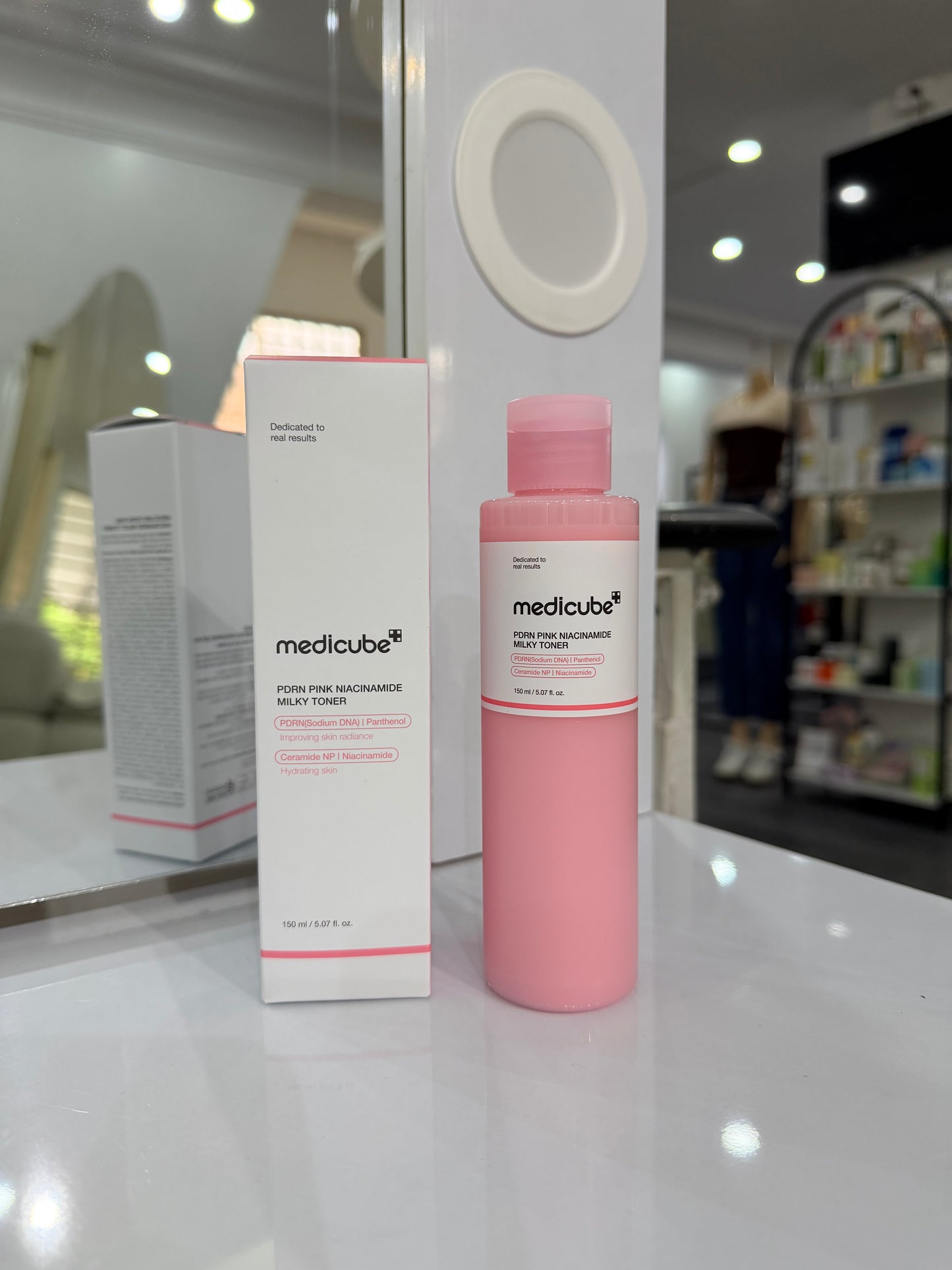 Medicube PDRN Tónico lechoso de niacinamida rosa