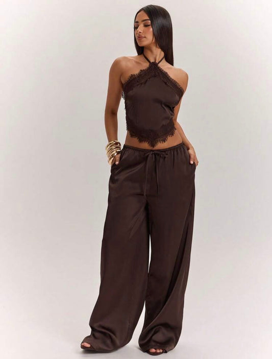 Conjunto satinado con encaje