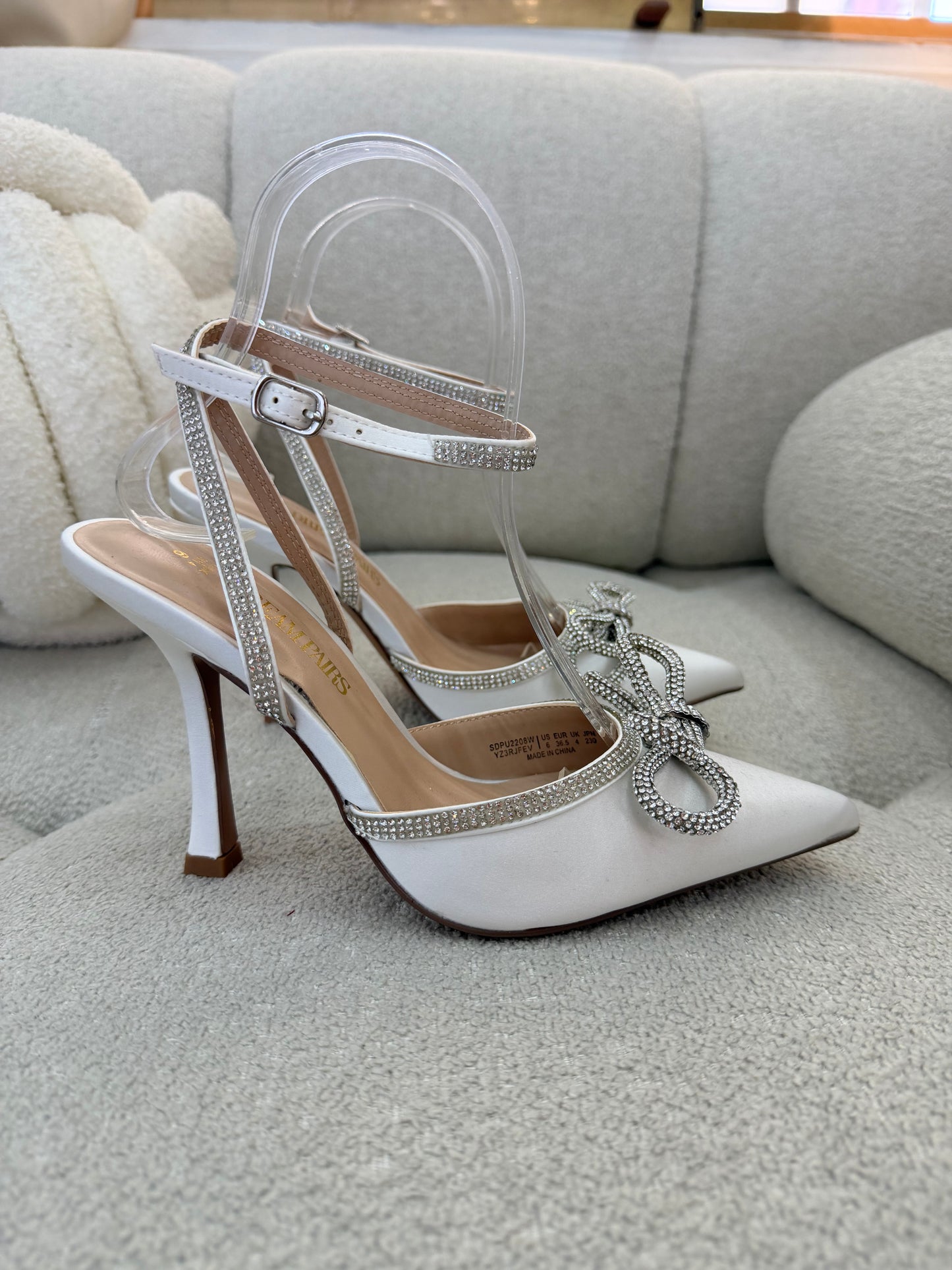 Stilettos satinados brillantes