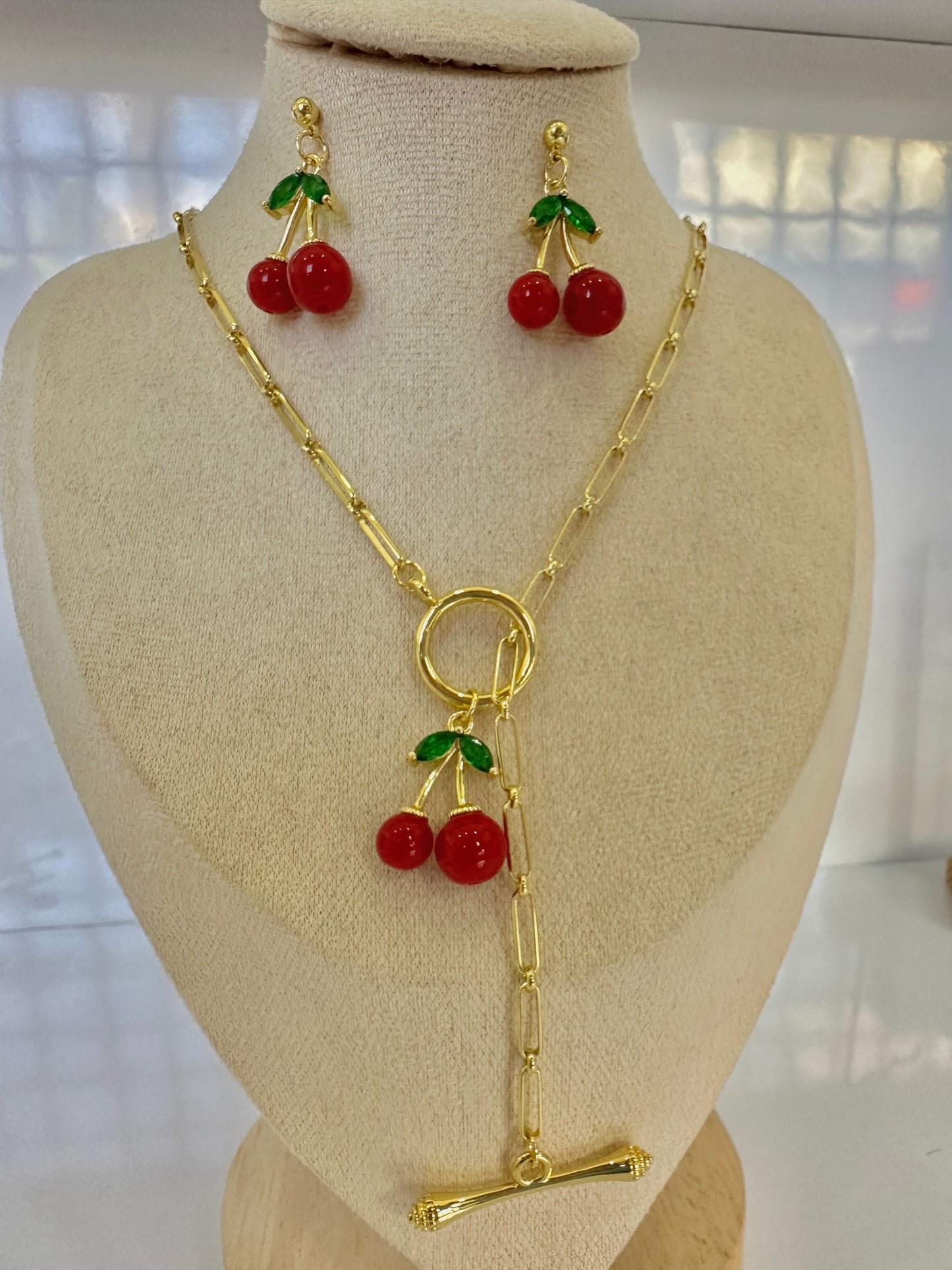 Juego de collar y zarcillos