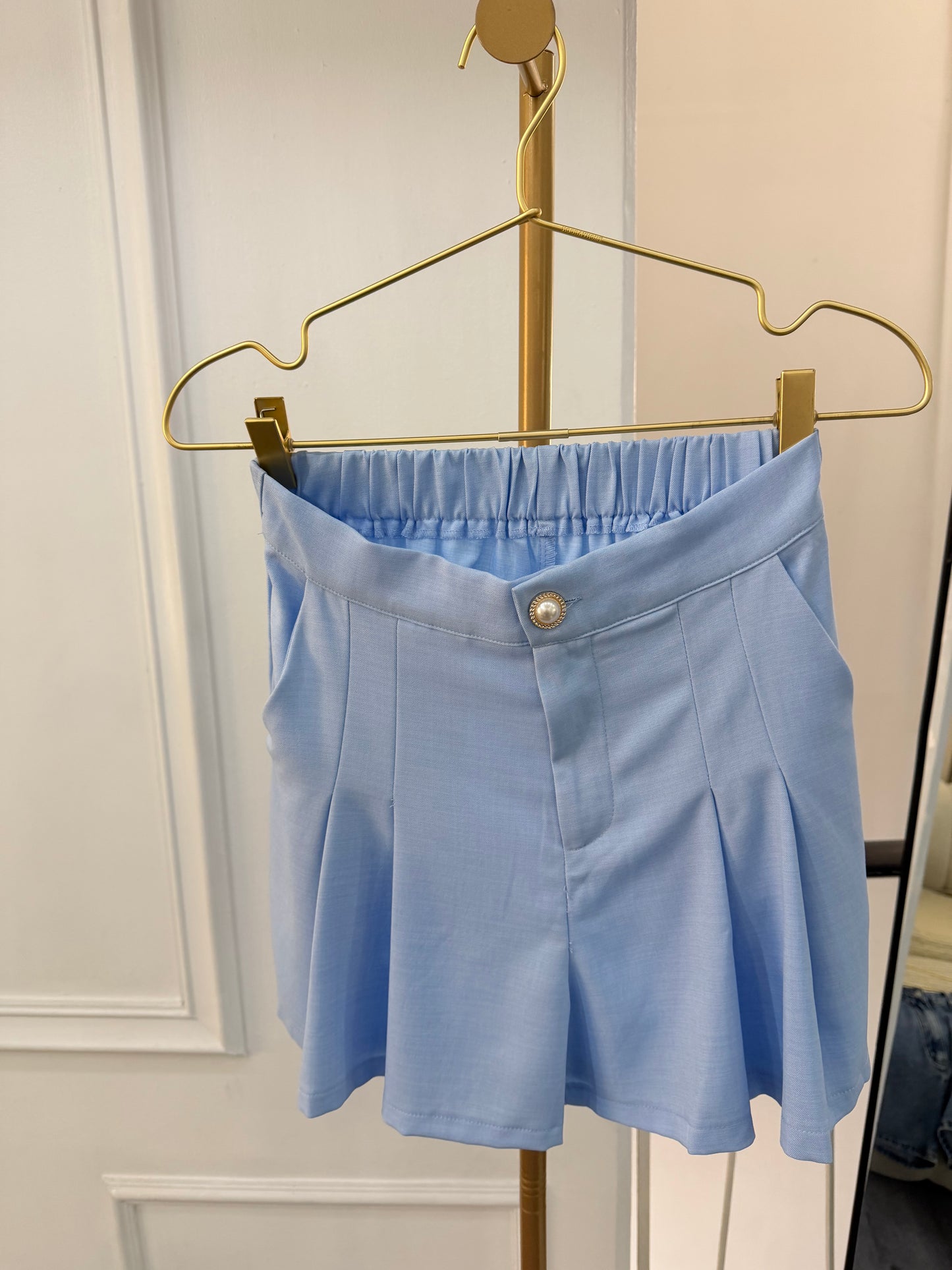 Short pierna ancha
