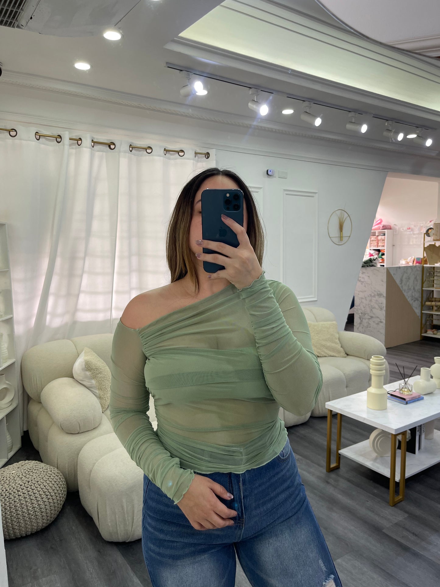 Blusa Asimétrica Transparente