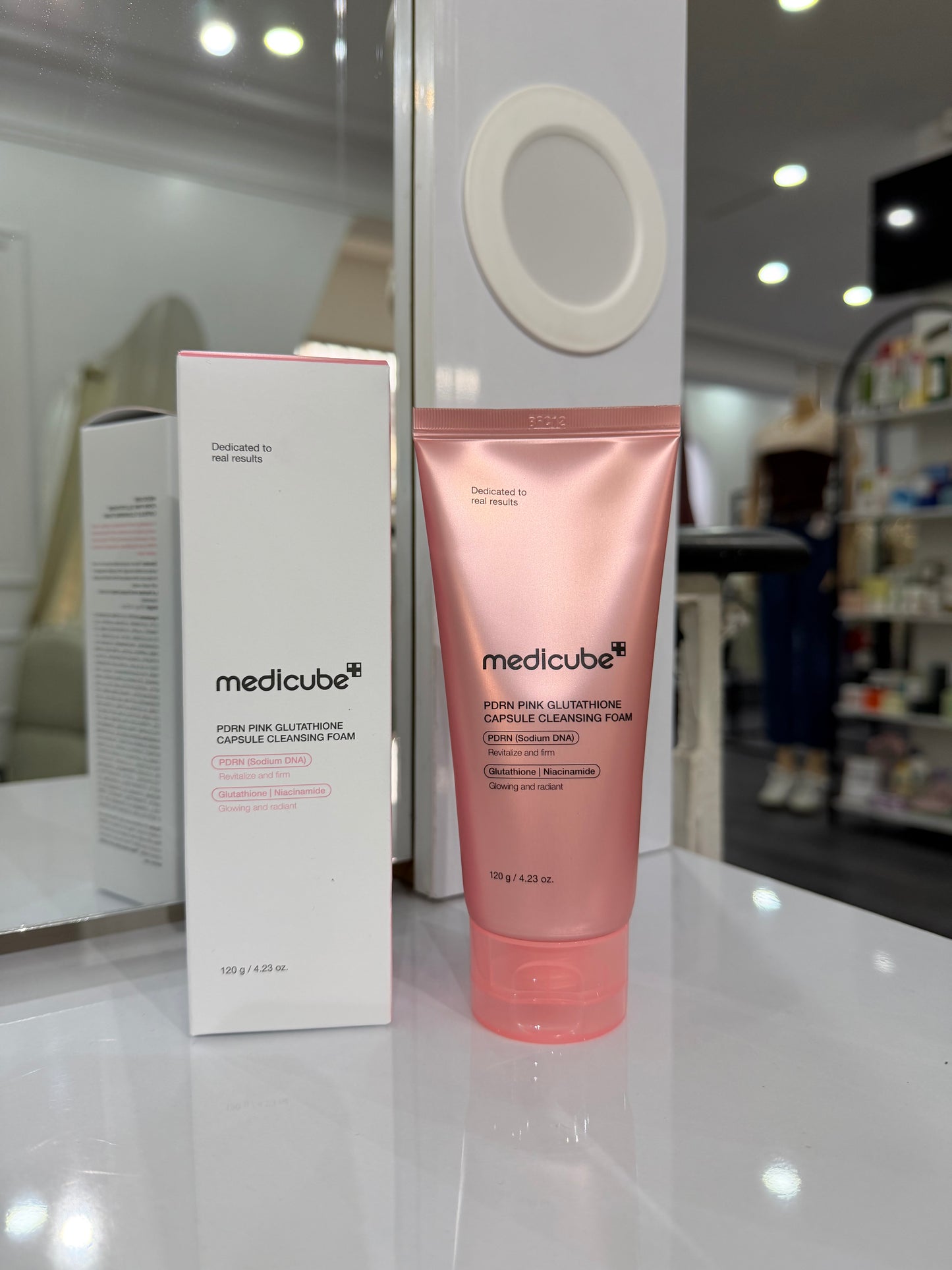 Medicube Limpiador facial PDRN Pink Glutathione Capsule Foam Cleanser
