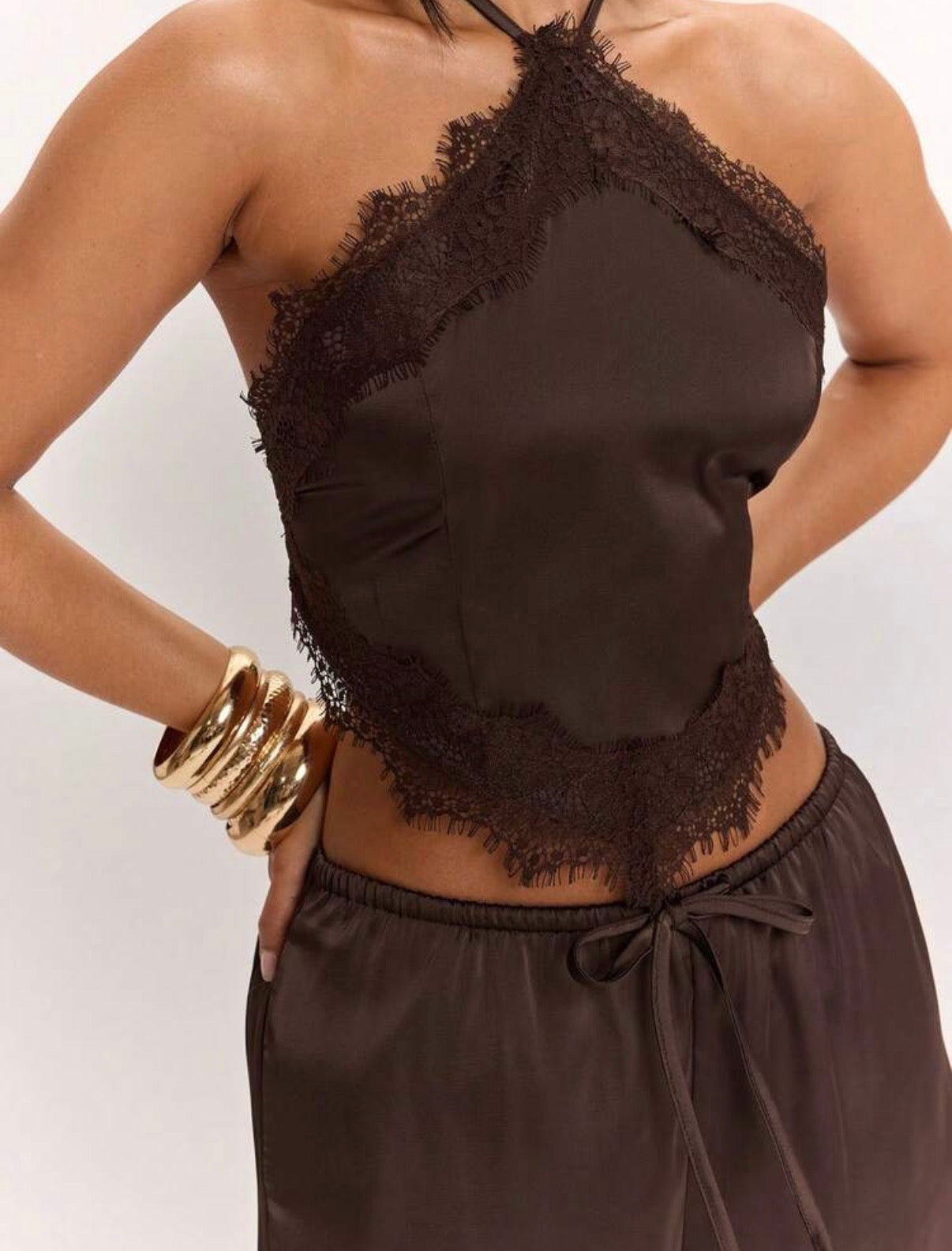Conjunto satinado con encaje