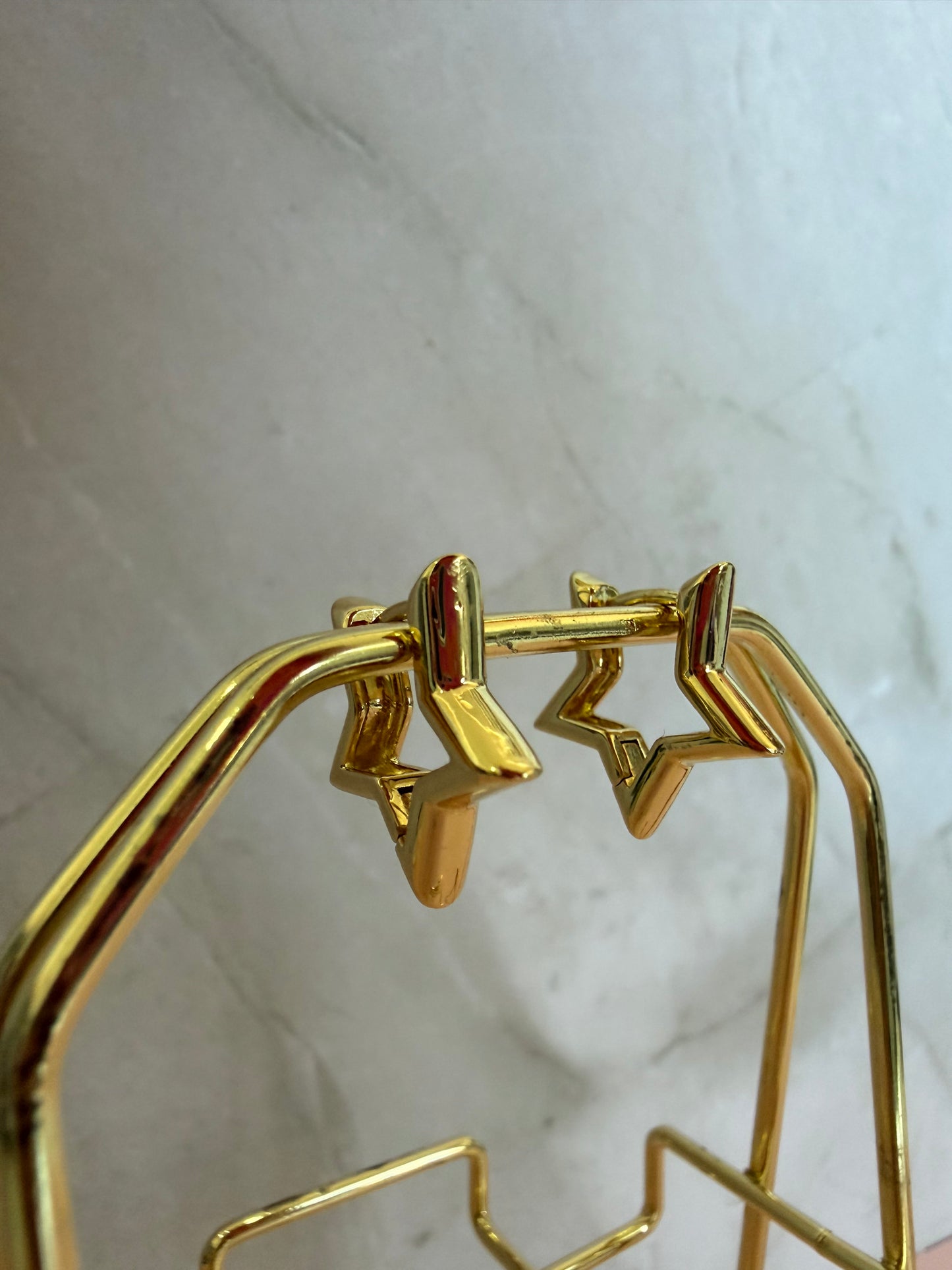 Pendientes dorados variados