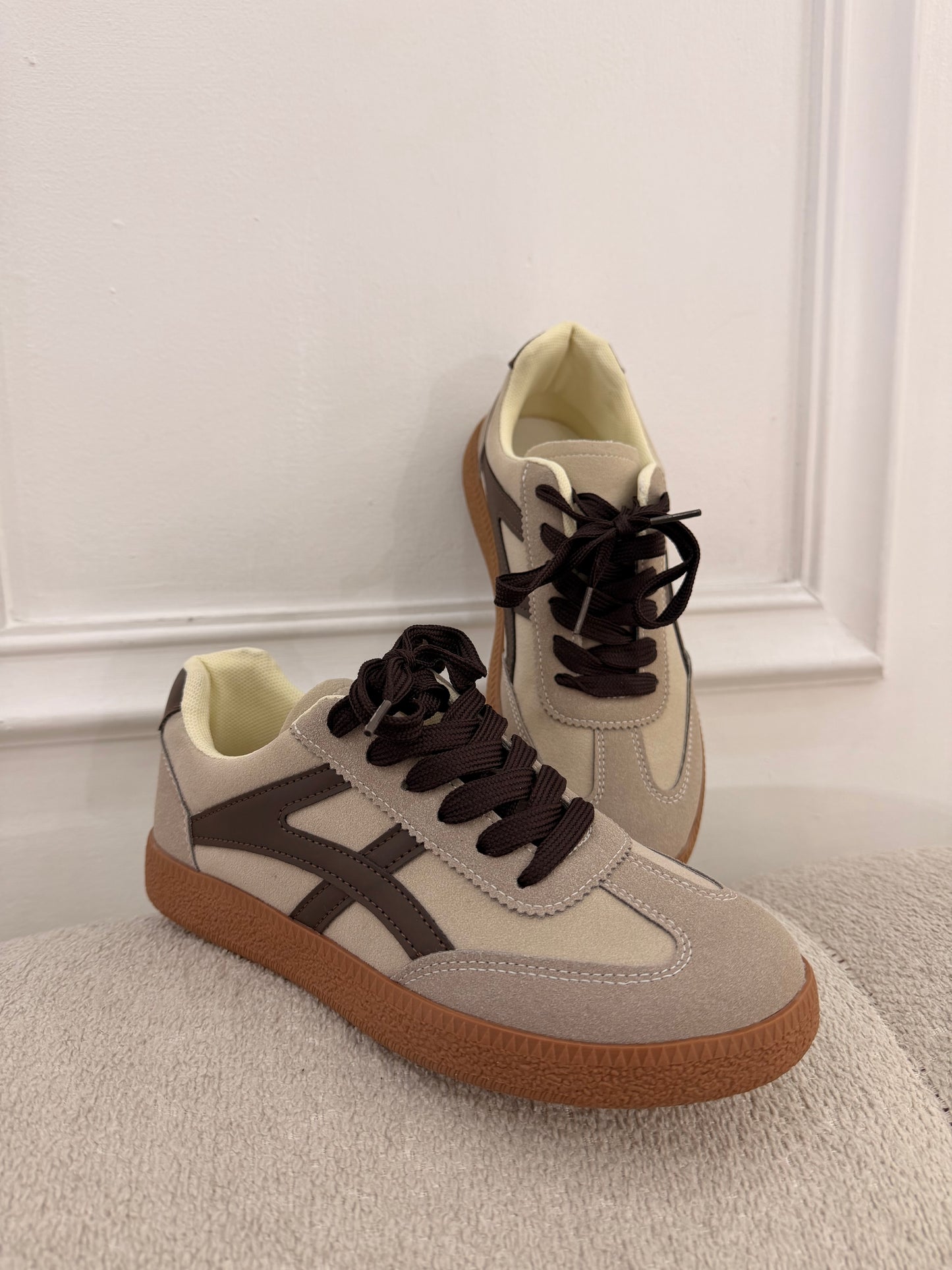 Sneaker marrón