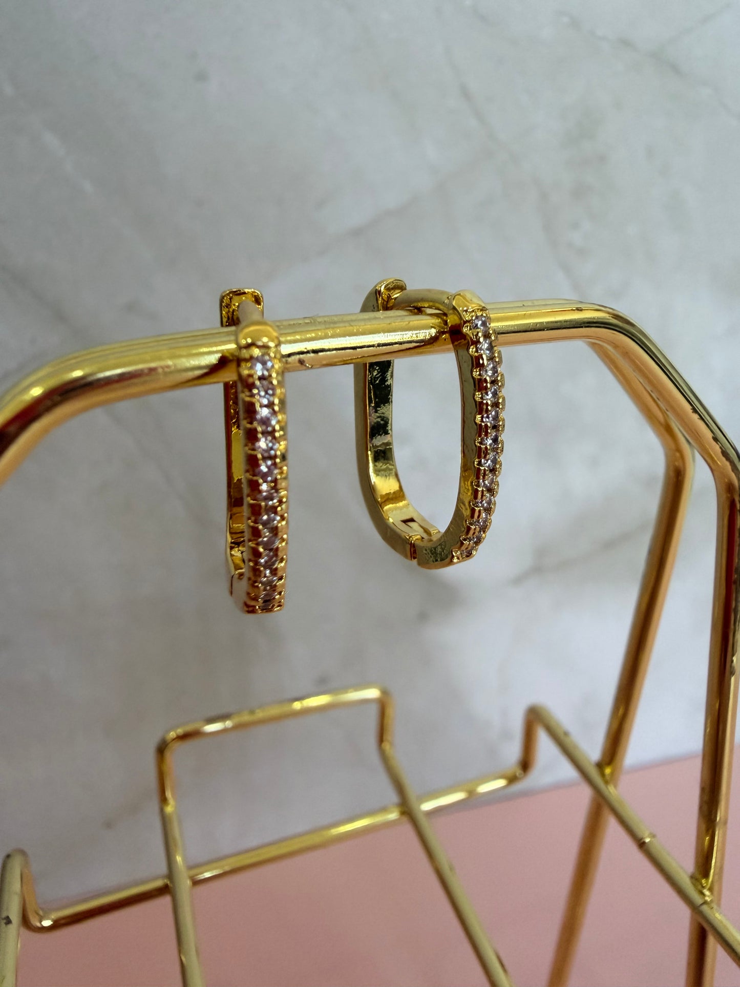 Pendientes dorados variados