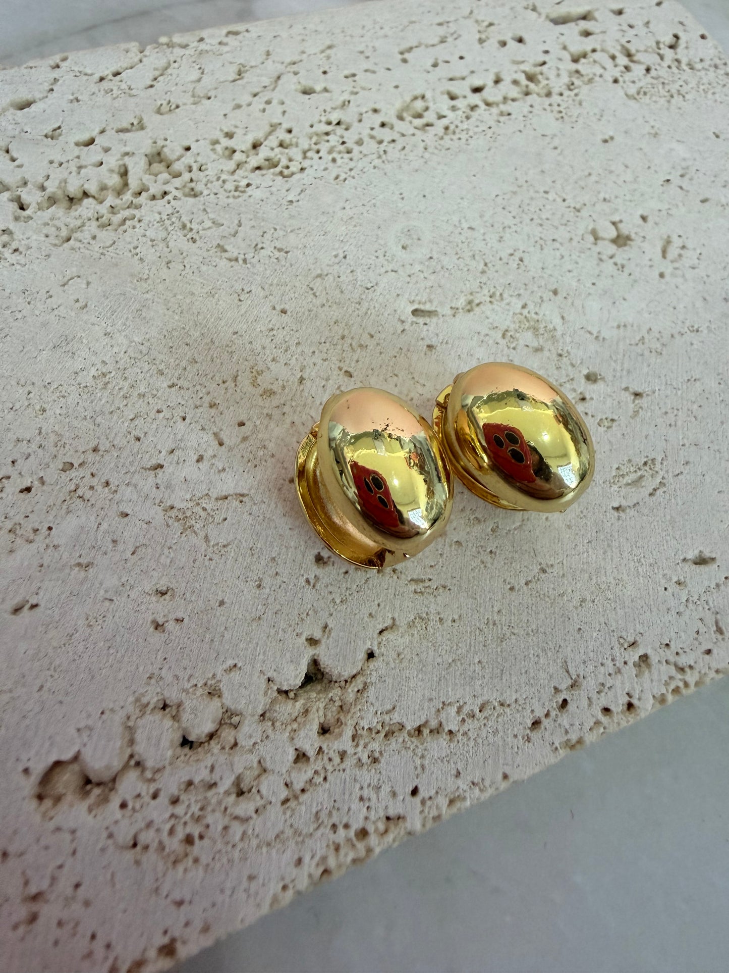 Pendientes dorados variados