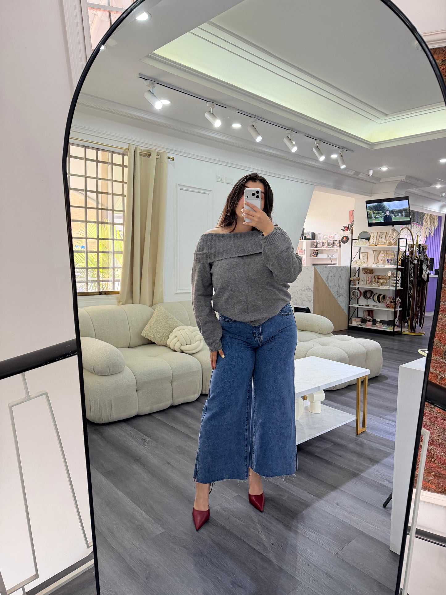 Suéter off shoulder
