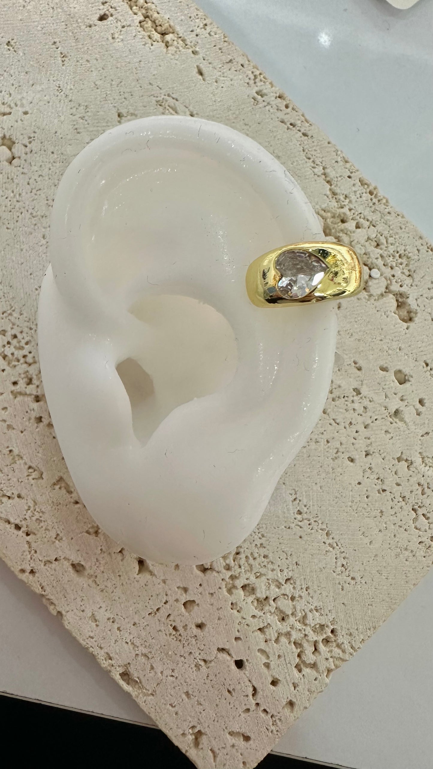 Ear cuff “Nueva Llegada”