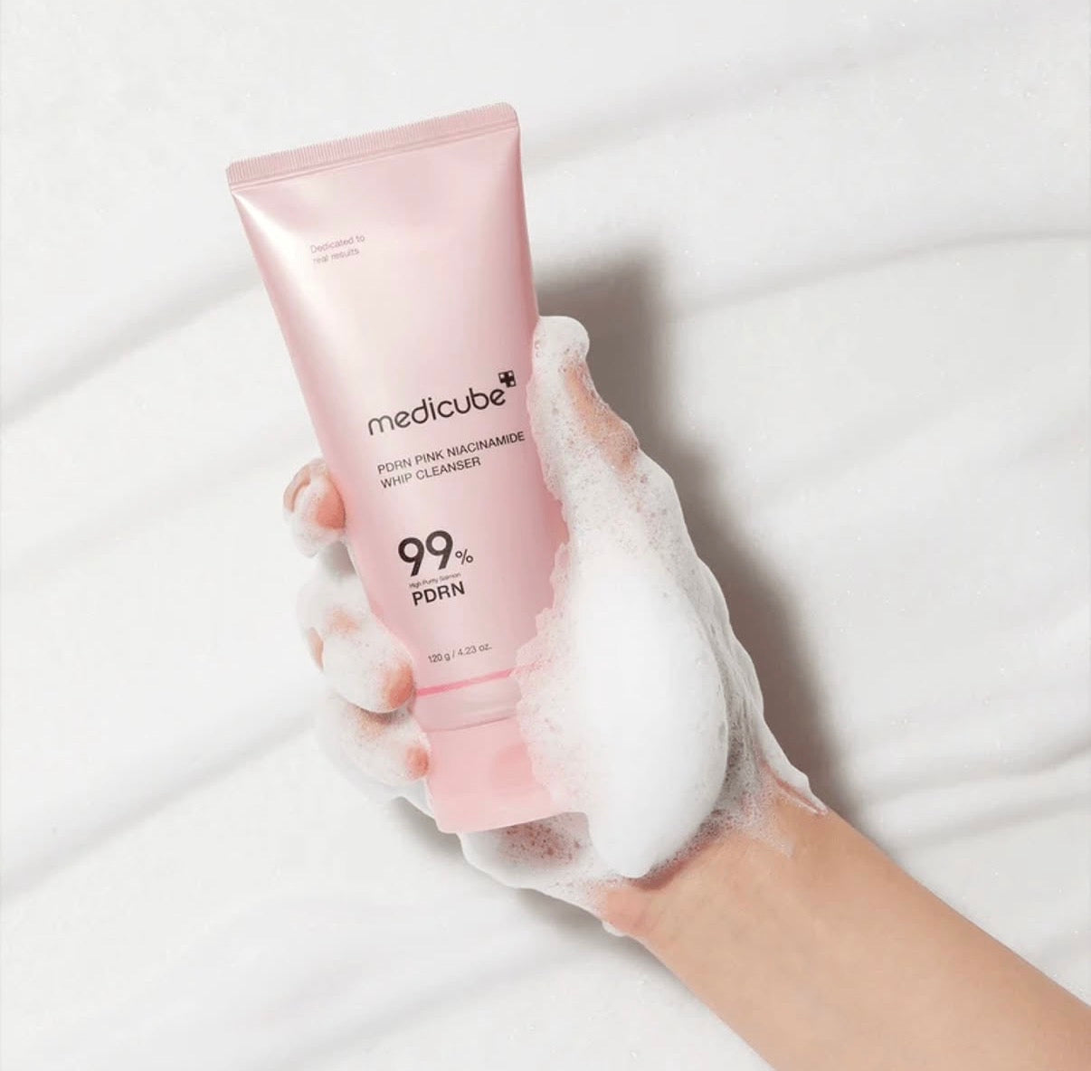 PDRN Pink Niacinamide Whip Cleanser Medicube