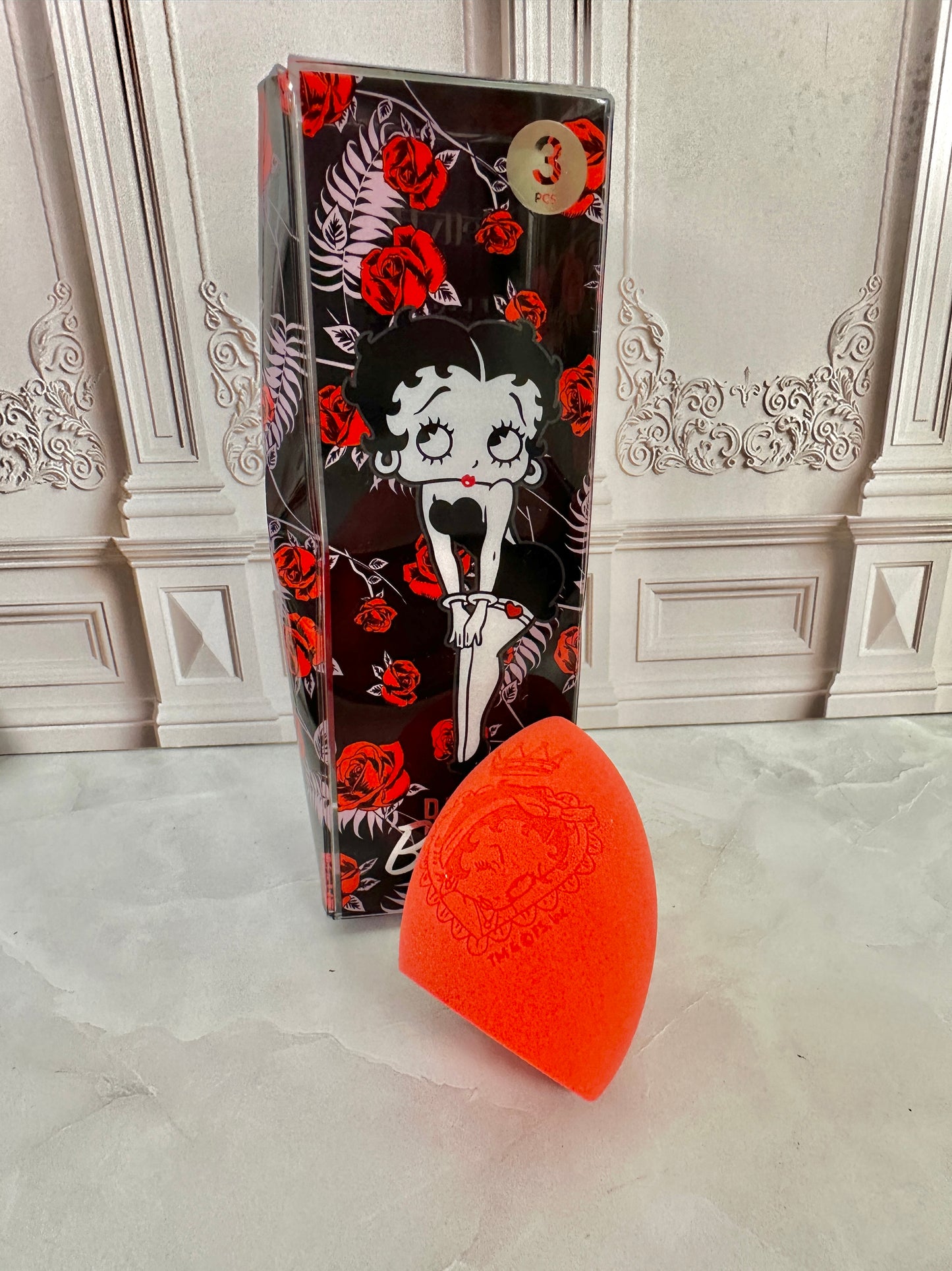 Beauty blender Betty Boop