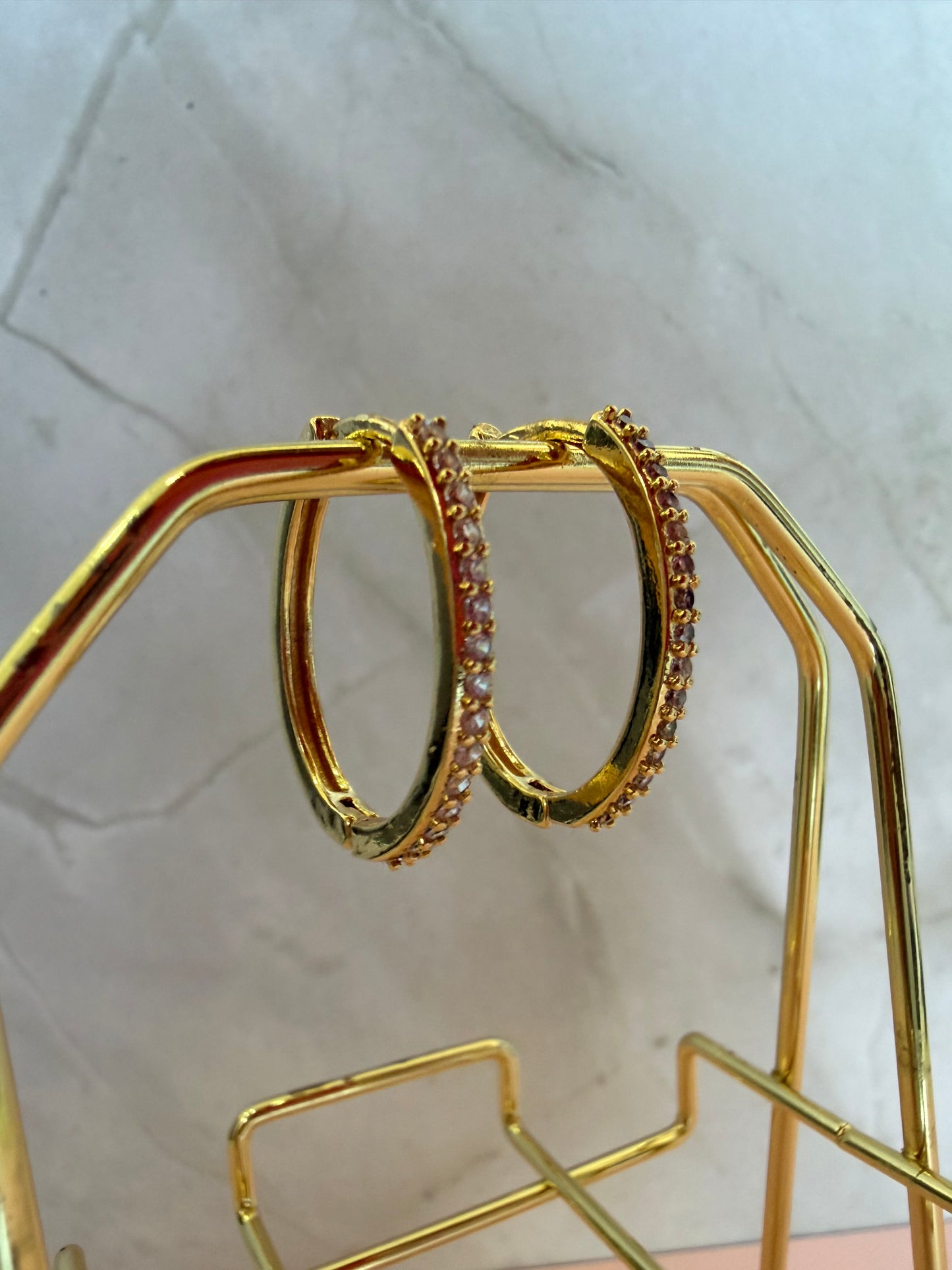 Pendientes dorados variados