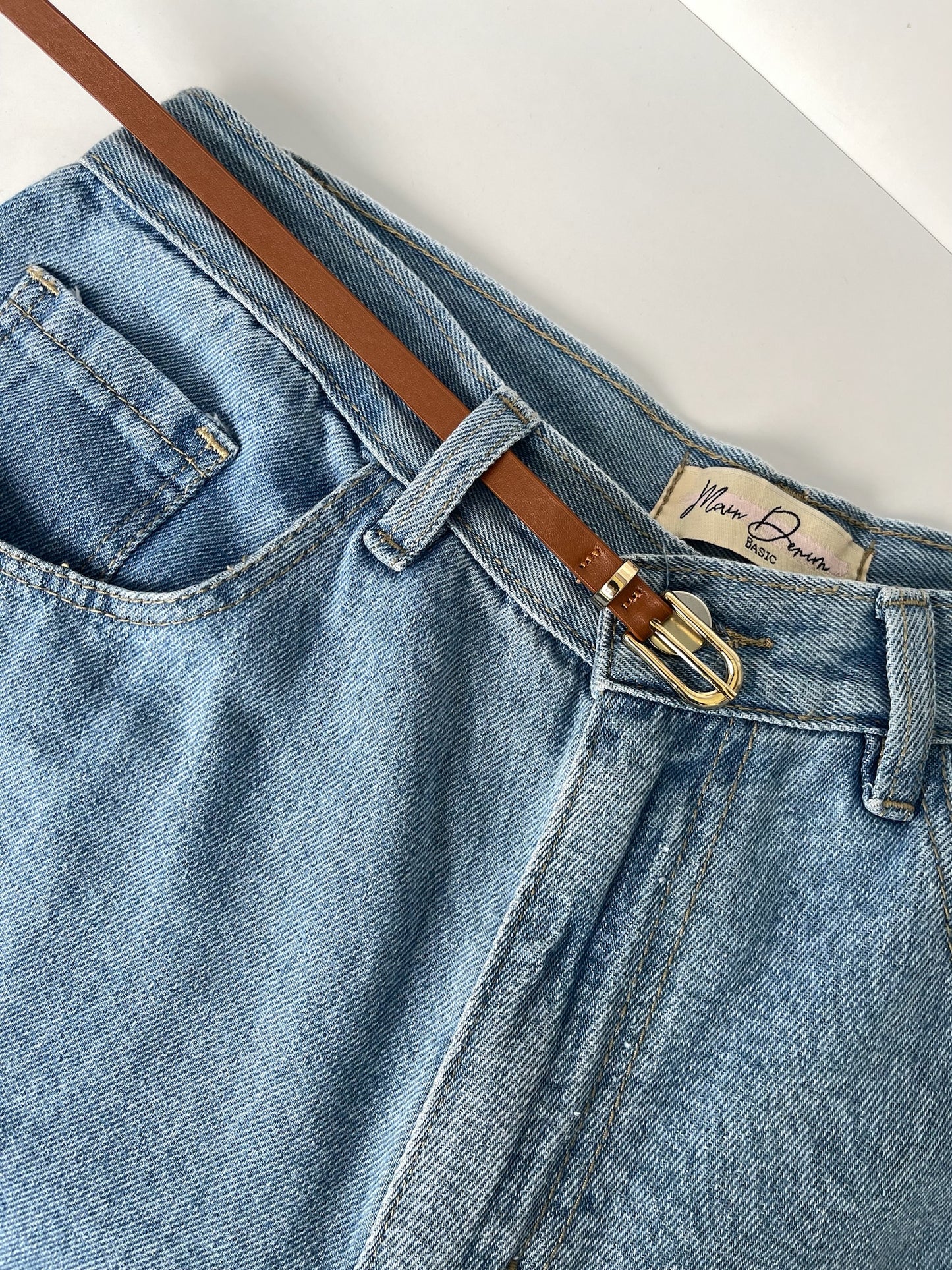 Correas Finitas Variadas