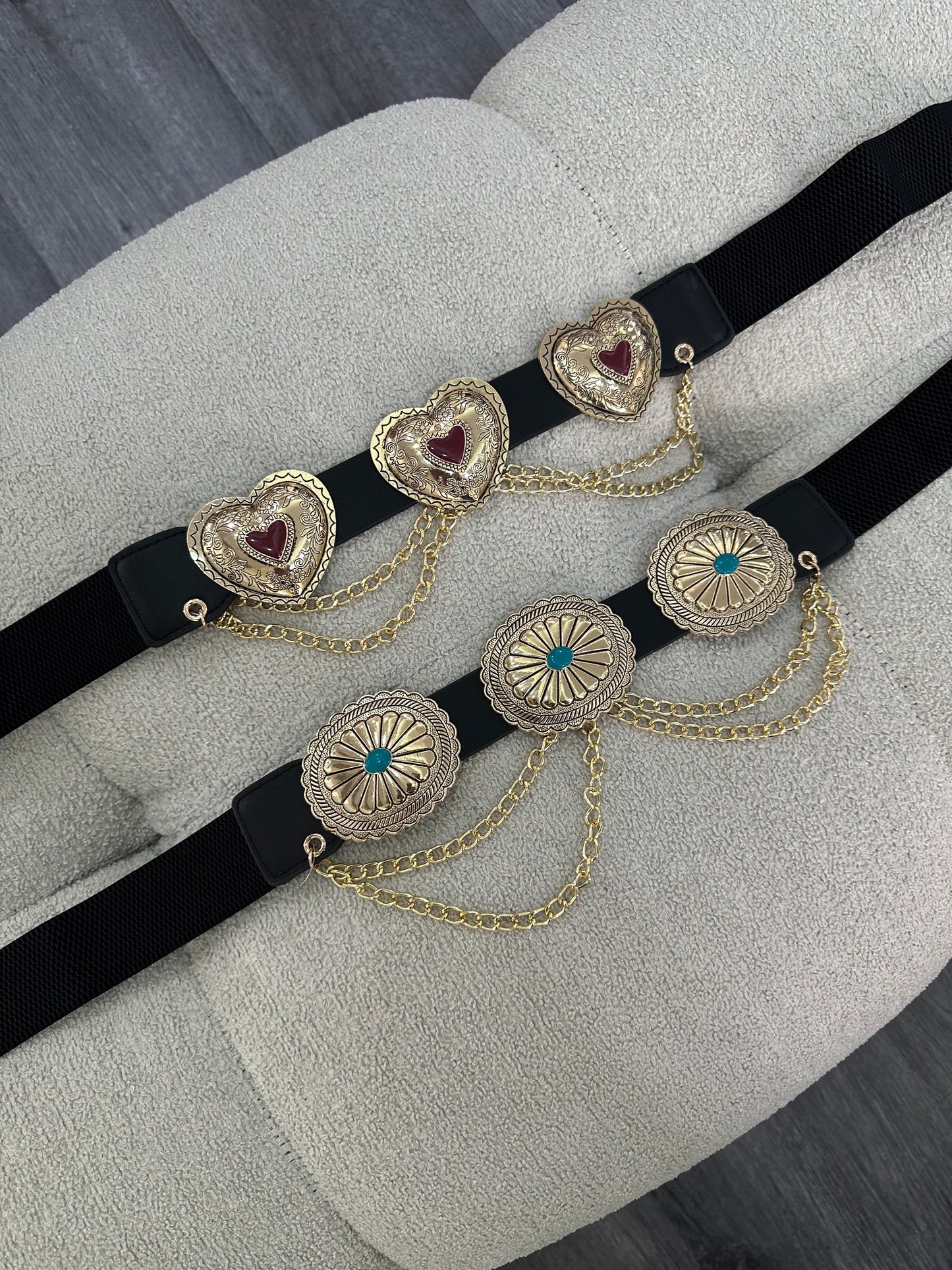 Cinturón elástico con cadenas