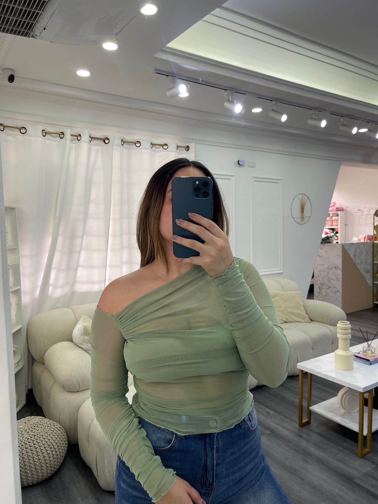 Blusa Asimétrica Transparente