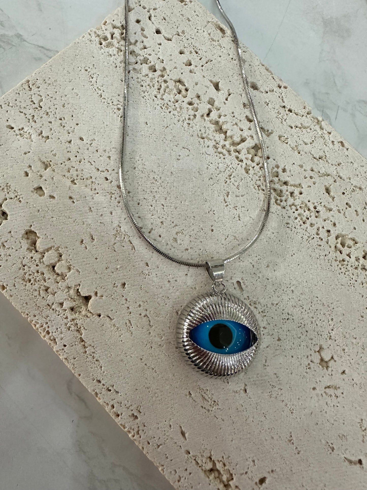 Collar ojo turco plateado