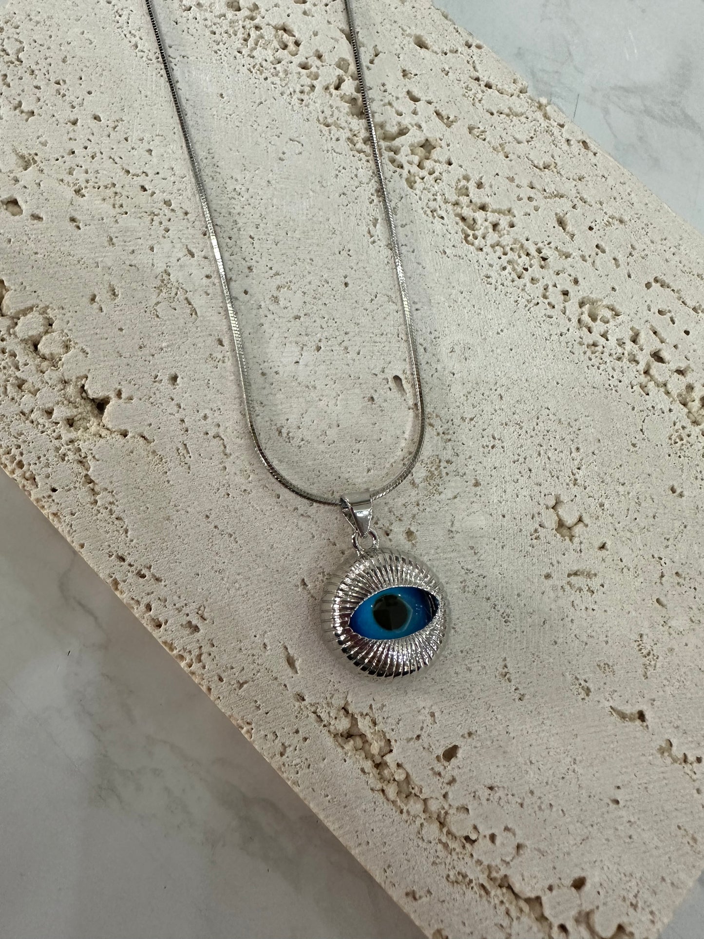 Collar ojo turco plateado