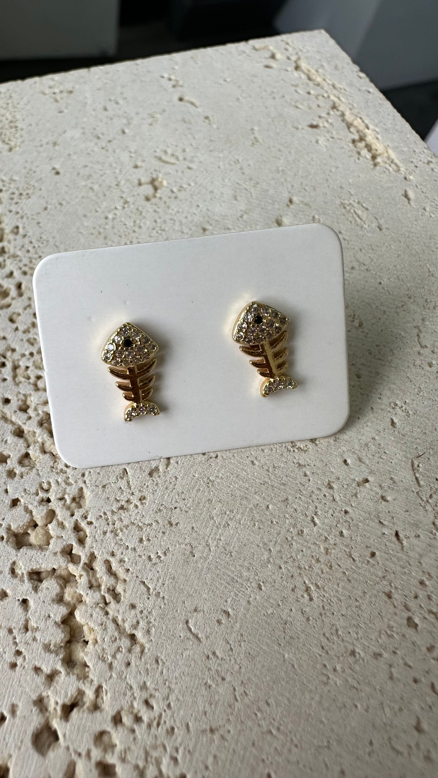 Pendientes dorados variados