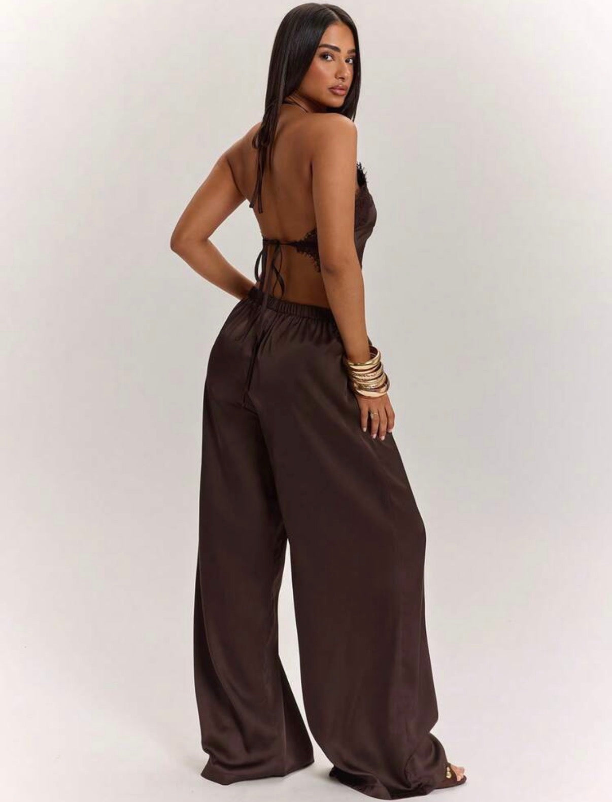 Conjunto satinado con encaje