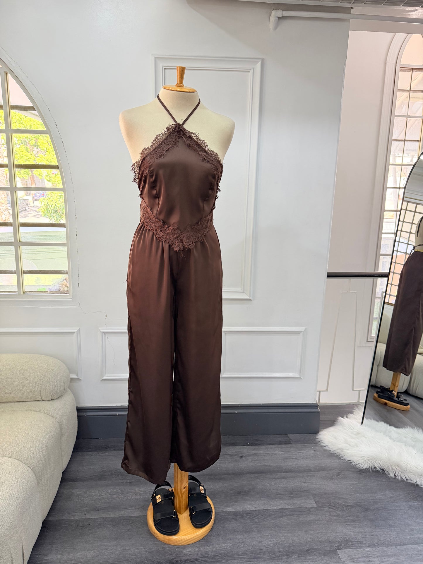 Conjunto satinado con encaje