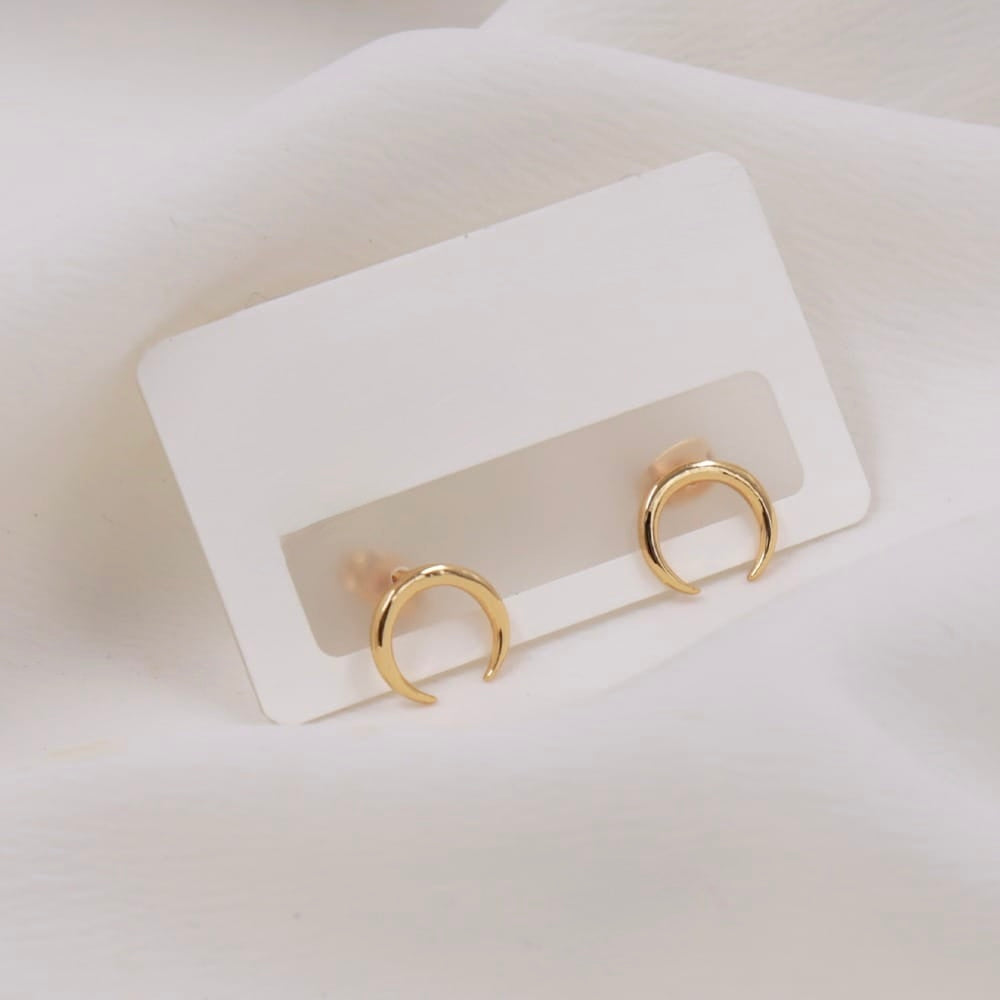 Pendientes dorados variados